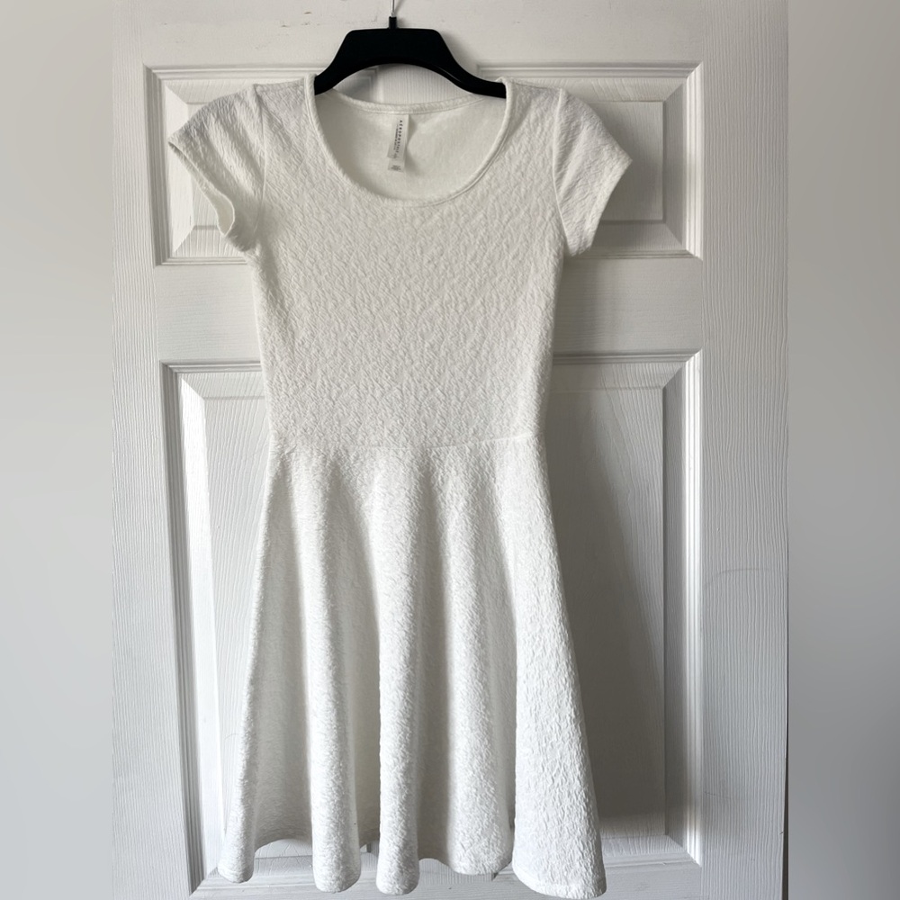 Aeropostale White Dress size small-like new